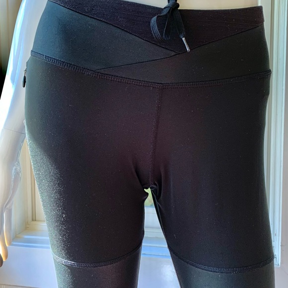 Adidas - women’s cropped black leggings (Size S) - Picture 2 of 4